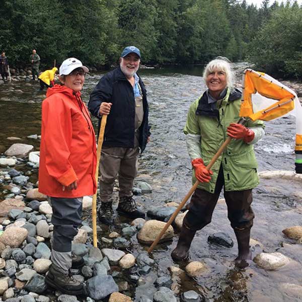 MVIHES volunteers working together to enhance local watersheds